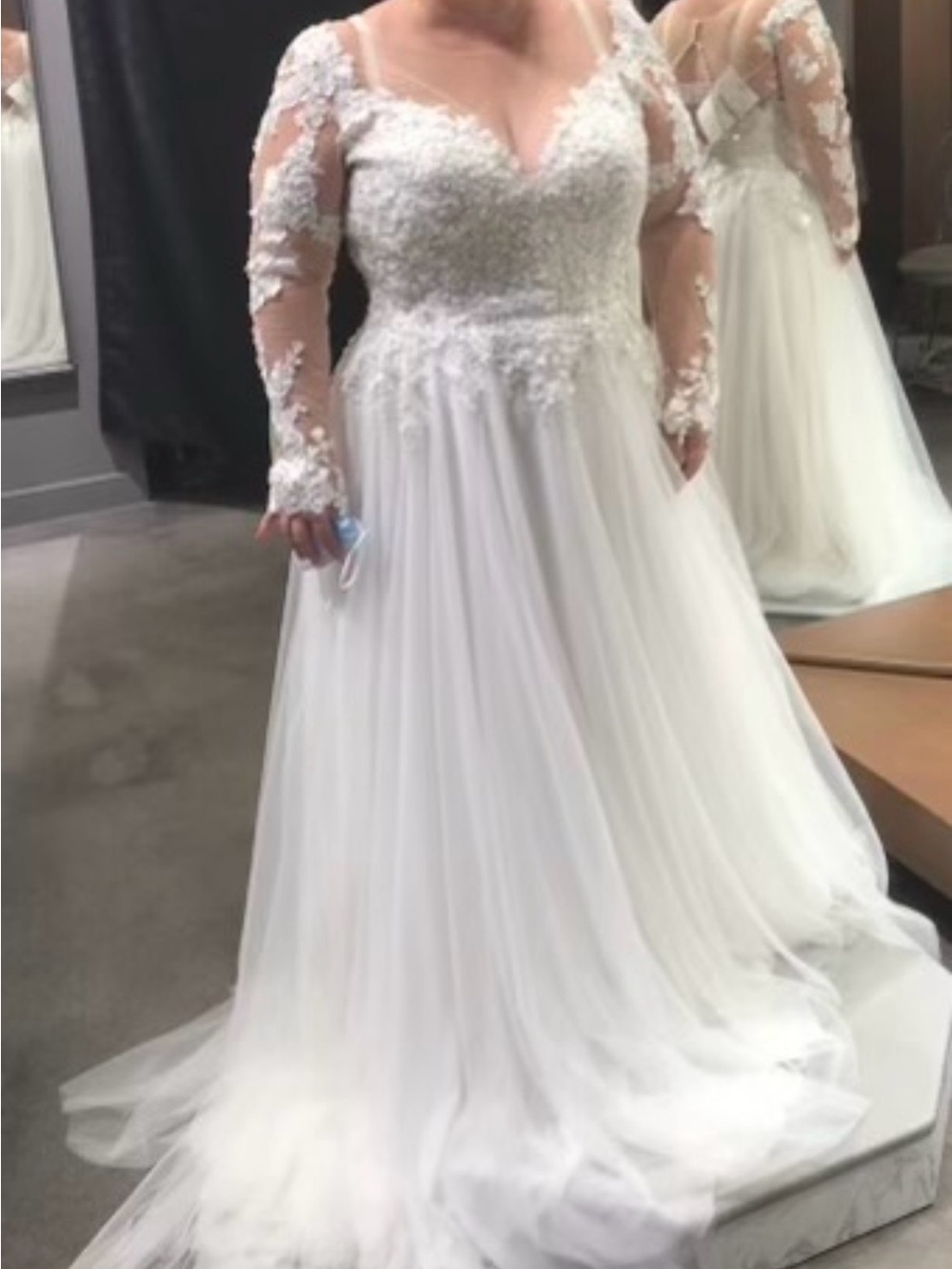 Elegant Long Sleeve Lace Appliqué Bridal Gown - White